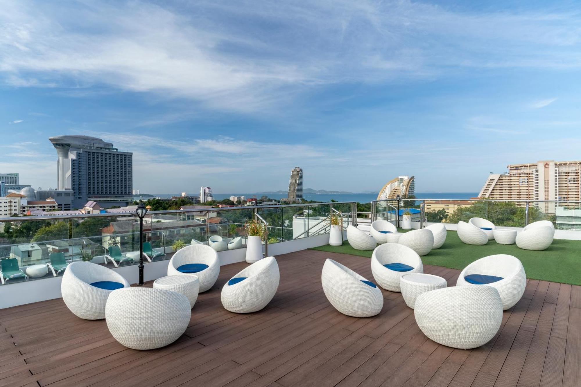 Blue Boat Hotel Jc Pattaya Esterno foto